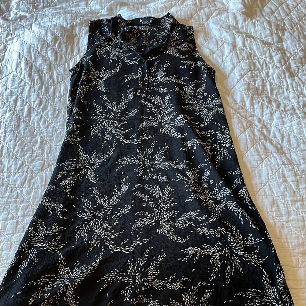 Black and White Sleeveless Dress